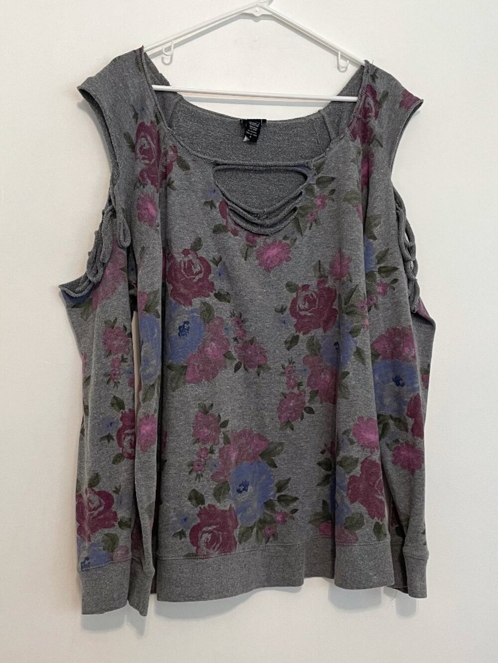 TORRID 4 Plus Size Floral Slashed Sweatshirt Gray Grey Purple Blue Grunge 2010s - Picture 2 of 16
